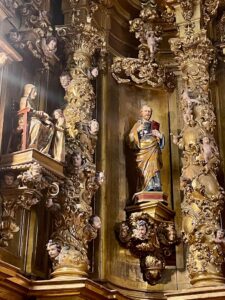 Restauración ornamental del retablo de Santa María la Blanca de Alcorcón