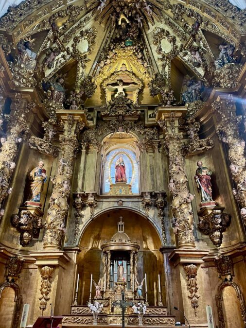 Restauración ornamental del retablo de Santa María la Blanca de Alcorcón
