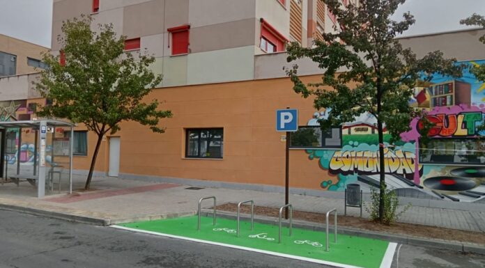 Nuevos aparcabicis y plazas de movilidad reducida en Alcorcón: podcast alcorconhoy Aparcabicis en Alcorcón