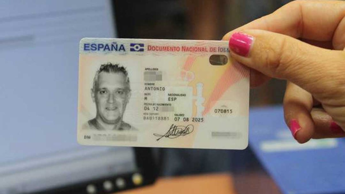 Los mayores de 70 en Alcorcón tendrán que pedir cita para renovar el DNI antes de 2031 Los mayores de 70 en Alcorcón tendrán que pedir cita para renovar el DNI antes de 2031