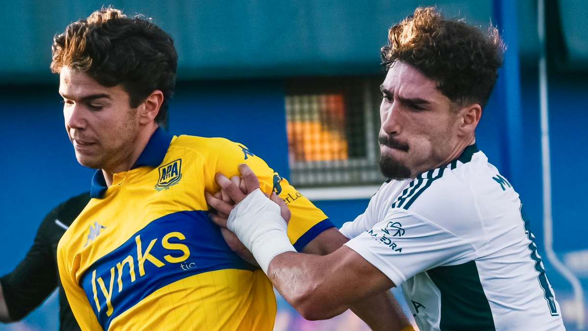 ¿Dónde juega y cómo ver por televisión el Marbella - Alcorcón?