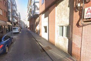 Medidas en marcha para desalojar el local ocupado de Carabancheles 5, en Alcorcón, tras una inundación