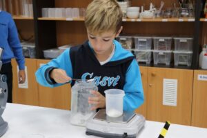 Semana de la Ciencia: cómo despertar la curiosidad científica de los niños desde casa y el colegio