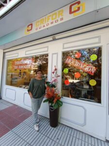 Pepi Sánchez, de Cuadros y Enmarcaciones Crifor: "Sé que hay algo de mí en miles de casas de Alcorcón"