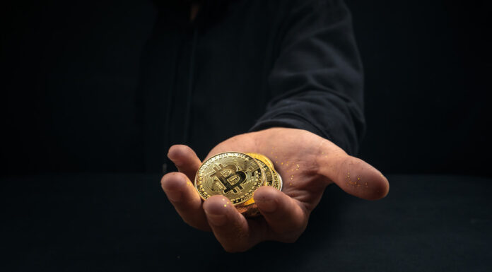 Vecinos de Alcorcón, entre los afectados por una supuesta estafa piramidal de criptomonedas Vecinos de Alcorcón, entre los afectados por una supuesta estafa piramidal de criptomonedas