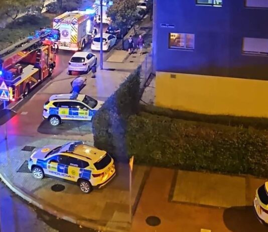 Una mujer y sus dos hijos, trasladados al hospital por un incendio en una vivienda de Alcorcón