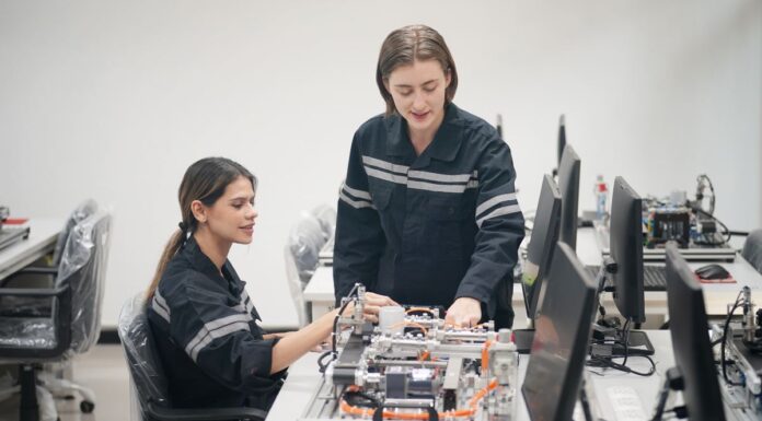 Alcorcón impulsa la creatividad tecnológica juvenil con su primer ‘hackaton’ y premios de hasta 700 euros Alcorcón impulsa la creatividad tecnológica juvenil con su primer 'hackaton' y premios de hasta 700 euros
