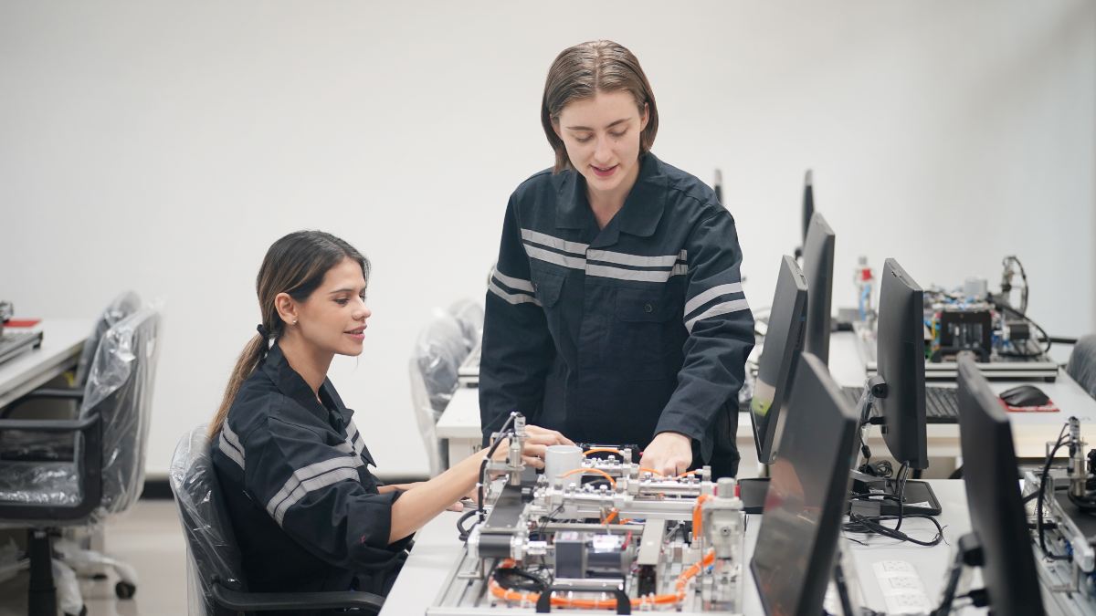 Alcorcón impulsa la creatividad tecnológica juvenil con su primer 'hackaton' y premios de hasta 700 euros Alcorcón impulsa la creatividad tecnológica juvenil con su primer 'hackaton' y premios de hasta 700 euros