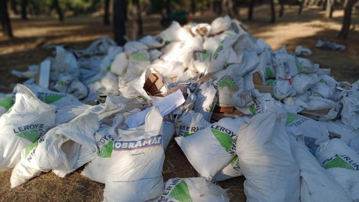 Alcorcón sanciona con 5.000 euros un vertido ilegal de residuos en Las Presillas