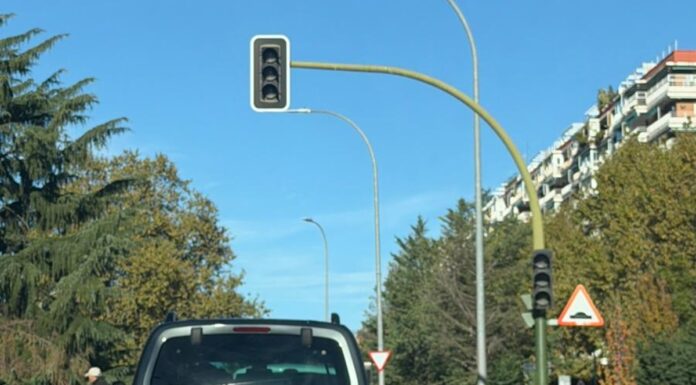 Apagón de luz en los semáforos de la zona de Parque Lisboa en Alcorcón Apagón de luz en los semáforos de la zona de Parque Lisboa en Alcorcón