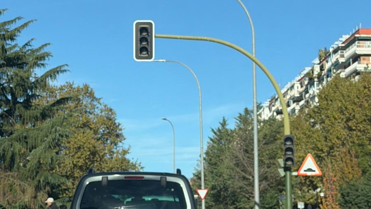 Apagón de luz en los semáforos de la zona de Parque Lisboa en Alcorcón