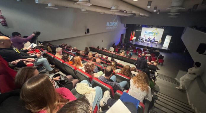 Asociaciones y vecinos, a través de “Alcorcón nos importa”, piden mejoras en seguridad, urbanismo y atención social Asociaciones y vecinos, a través de “Alcorcón nos importa”, piden mejoras en seguridad, urbanismo y atención social