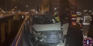 Rescatado ileso un conductor atrapado en su vehículo tras un accidente en la M-50 a la altura de Alcorcón