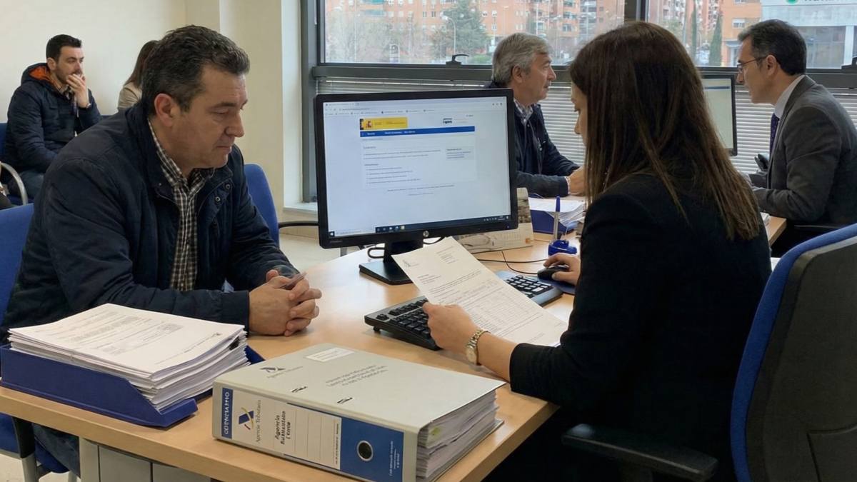 Los vecinos de Alcorcón ya pueden consultar las fechas para hacer la declaración de la renta en 2026
