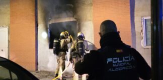 Seis personas atendidas tras un incendio en un local okupado de Alcorcón