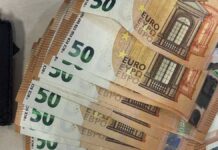 La Policía Municipal de Alcorcón devuelve a su dueño una cartera con 724 euros gracias a una vecina