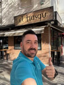 Héctor Ruiz, propietario de "El Trasgu": "Me encanta la gente de Alcorcón y llevo muy adentro San José de Valderas"