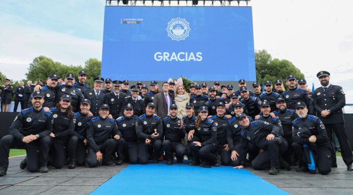 La Policía Municipal de Alcorcón recibe la Medalla Dorada por sus actuaciones en Paiporta durante la DANA
