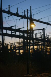 Los hogares de Alcorcón notarán la bajada: el precio de la luz cae tras dos meses de subida