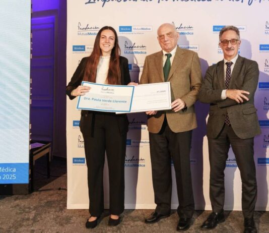 Doble hito en el Hospital de Alcorcón: implantan la "repicadura controlada" y premian un estudio sobre el cáncer de hígado