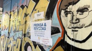 El último quiosco de Alcorcón dice adiós para siempre en la calle Timanfaya