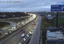 Un accidente grave colapsa la A-5 y provoca hasta 14 kilómetros de atasco en Alcorcón y Móstoles Un accidente grave colapsa la A-5 y provoca hasta 14 kilómetros de atasco en Alcorcón y Móstoles