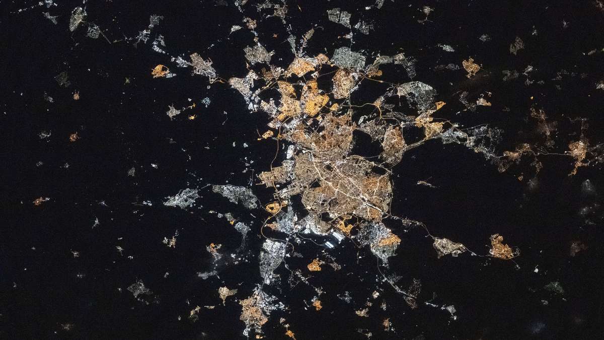 ¿Ves Alcorcón? Una foto de Madrid desde el espacio muestra una llamativa diferencia con Móstoles ¿Ves Alcorcón? Una foto de Madrid desde el espacio muestra una llamativa diferencia con Móstoles