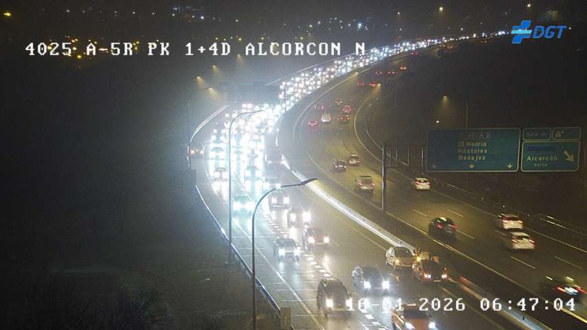 Caos circulatorio en Alcorcón por un accidente en el enlace de la A-5 con la M-40 Caos circulatorio en Alcorcón por un accidente en el enlace de la A-5 con la M-40