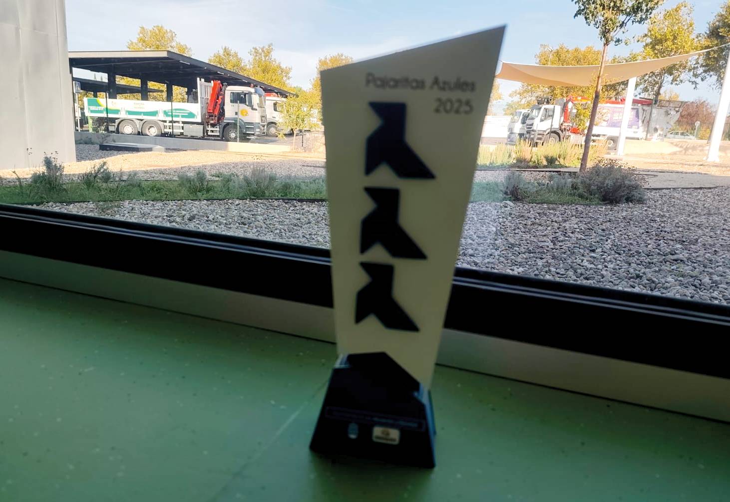 Gran reconocimiento para Alcorcón con la obtención de tres Pajaritas Azules