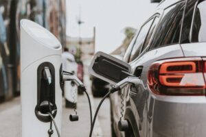 Alcorcón anuncia ayudas para la movilidad eléctrica mientras los vecinos chocan con la falta de cargadores