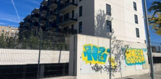 Los vecinos de Alcorcón del Plan Vive denuncian pintadas en las fachadas de las viviendas
