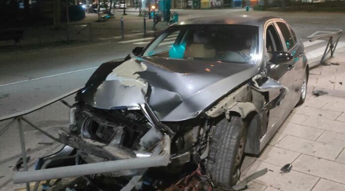 Impactante accidente en Alcorcón por exceso de velocidad y una distracción Impactante accidente en Alcorcón por exceso de velocidad y una distracción
