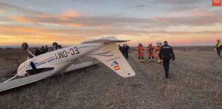 Una avioneta vuelca tras un aterrizaje de emergencia cerca de Alcorcón
