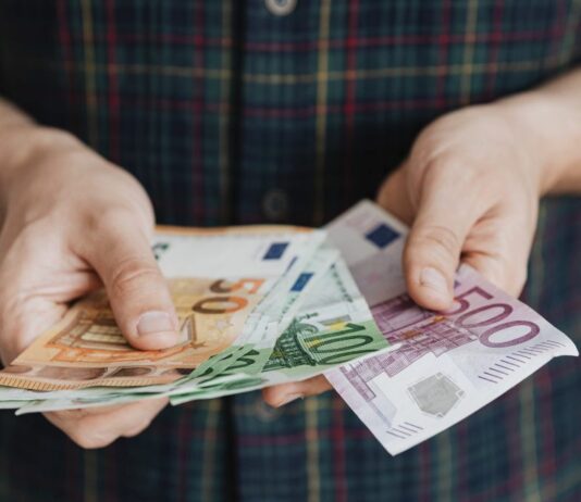 ¿Cuánto gana un vecino de Alcorcón? Esta es la renta media según el INE