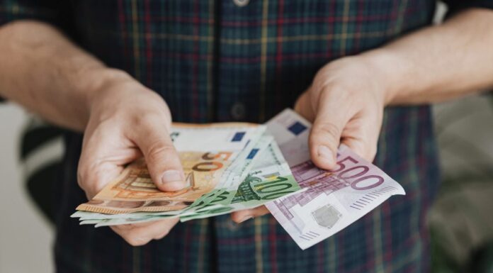 ¿Cuánto gana un vecino de Alcorcón? Esta es la renta media según el INE