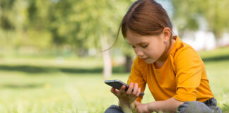 El primer móvil de tus hijos