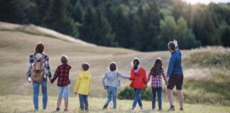 Las familias de Alcorcón podrían cobrar 200 euros mensuales por cada hijo menor