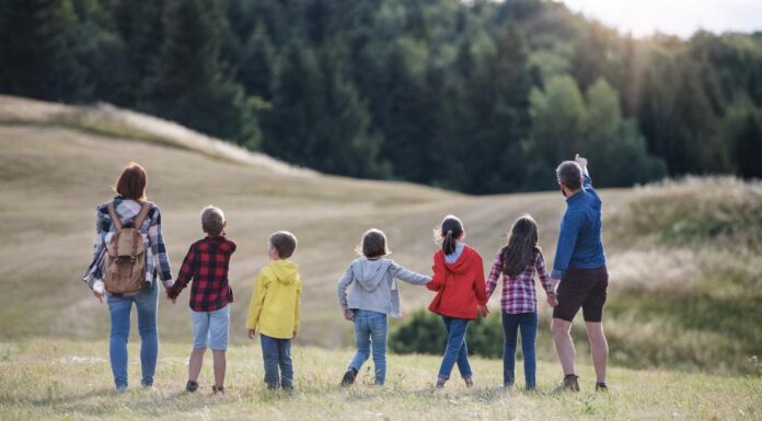 Las familias de Alcorcón podrían cobrar 200 euros mensuales por cada hijo menor