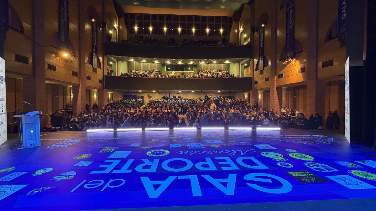 Premios al esfuerzo y la trayectoria. Alcorcón presume de talento deportivo en una gala llena de reconocimientos Premios al esfuerzo y la trayectoria. Alcorcón presume de talento deportivo en una gala llena de reconocimientos