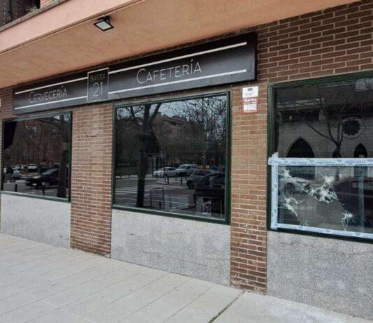 Nuevo intento de robo en un bar de Alcorcón: detenido tras romper el cristal con una alcantarilla