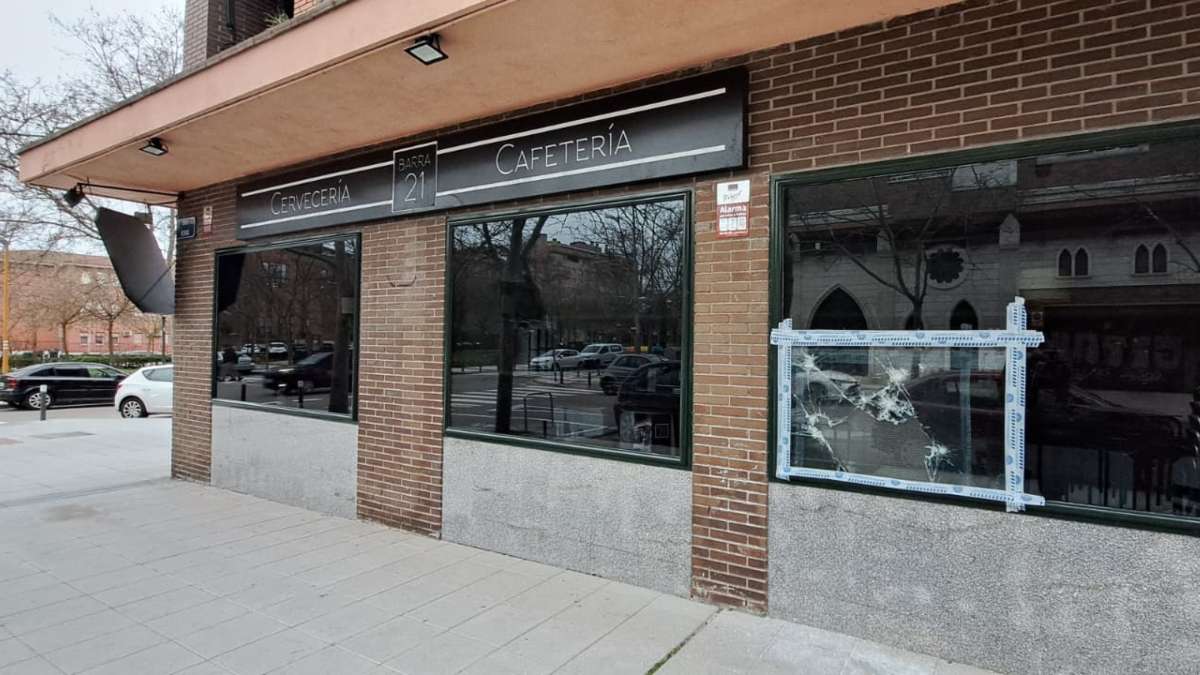 Nuevo intento de robo en un bar de Alcorcón: detenido tras romper el cristal con una alcantarilla
