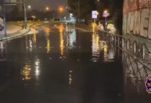 La lluvia cae con fuerza en Alcorcón y deja imágenes de calles inundadas
