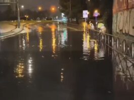 La lluvia cae con fuerza en Alcorcón y deja imágenes de calles inundadas