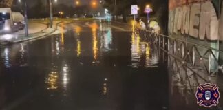 La lluvia cae con fuerza en Alcorcón y deja imágenes de calles inundadas
