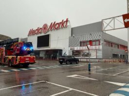 Susto en Parque Oeste: un incendio obliga a intervenir en el MediaMarkt de Alcorcón
