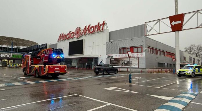Susto en Parque Oeste: un incendio obliga a intervenir en el MediaMarkt de Alcorcón