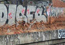 Enfrentamiento entre Ayuntamiento y Partido Popular por el estado de los muros de la C-5 de Cercanías en Alcorcón