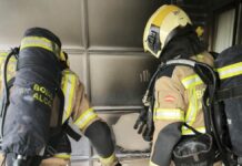 Los Bomberos de Alcorcón evitan que un incendio se propague a otras viviendas en Porto Cristo Los Bomberos de Alcorcón evitan que un incendio se propague a otras viviendas en Porto Cristo