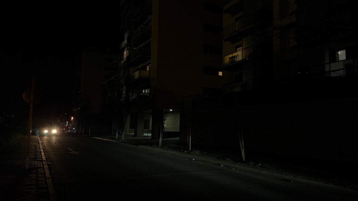 La calle Berlín, de Alcorcón, sin alumbrado público desde hace días La calle Berlín, de Alcorcón, sin alumbrado público desde hace días