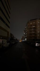 El robo de cable deja a oscuras la calle los Arces de Alcorcón